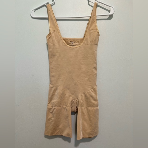 Assets by Spanx Open Bust Mid Thigh Bodysuit Tan Nude Convertible Shapewear RR. - Picture 5 of 13